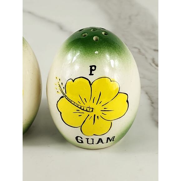 Salt & Pepper Shakers Guam Souvenir Egg Shaped 80s Ceramic Glazed 2 3/4" Vintage - Picture 3 of 13